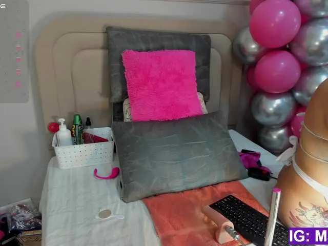 MiaTonyy – webcam model profile photo Image 3