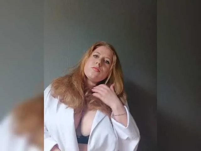 glossybabe_ – webcam model profile photo Image 2