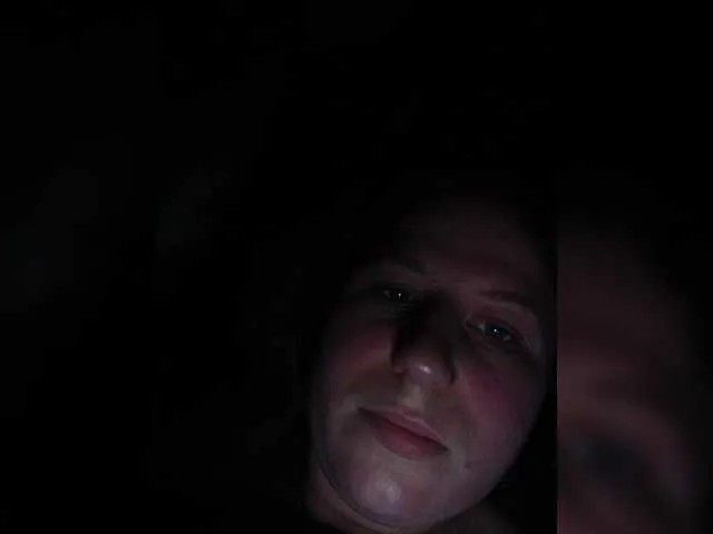 glossybabe_ – webcam model profile photo Image 3