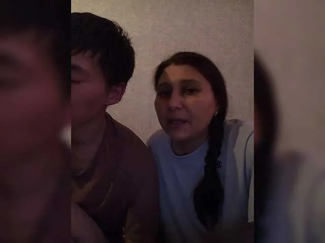 WhoreRobot – webcam model profile photo Image 9