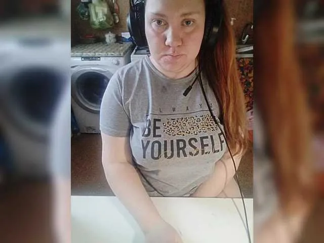 millemimi – webcam model profile photo Image 2