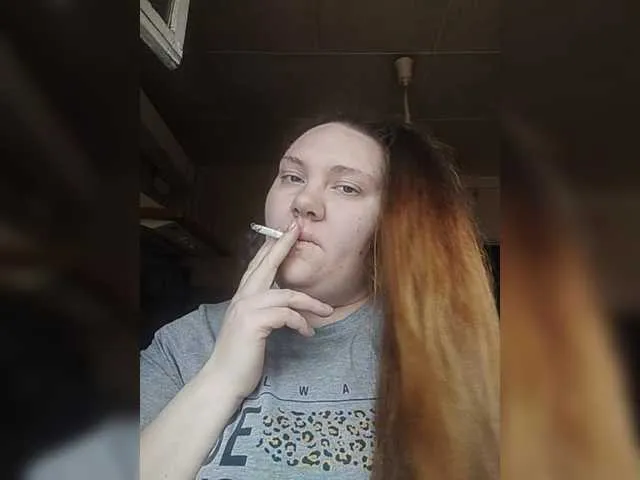 millemimi – webcam model profile photo Image 3