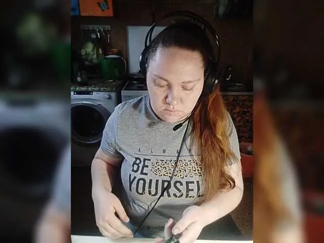 millemimi – webcam model profile photo Image 5