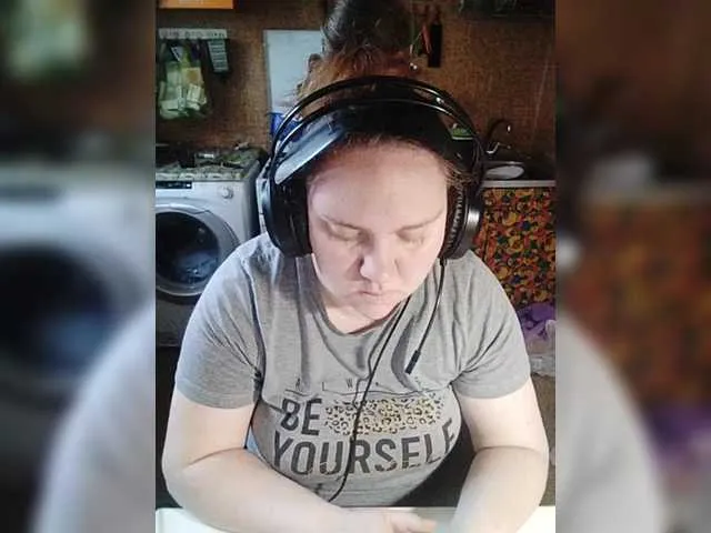 millemimi – webcam model profile photo Image 8