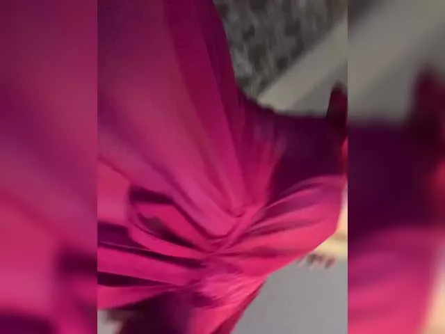 Ellidi – webcam model profile photo Image 6