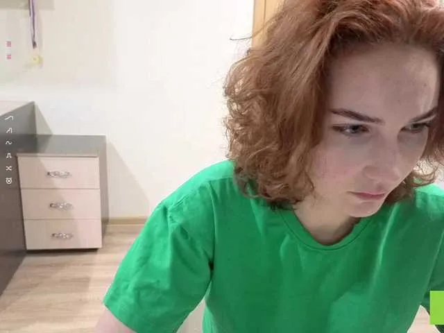 aliiz_01 – webcam model profile photo Image 11