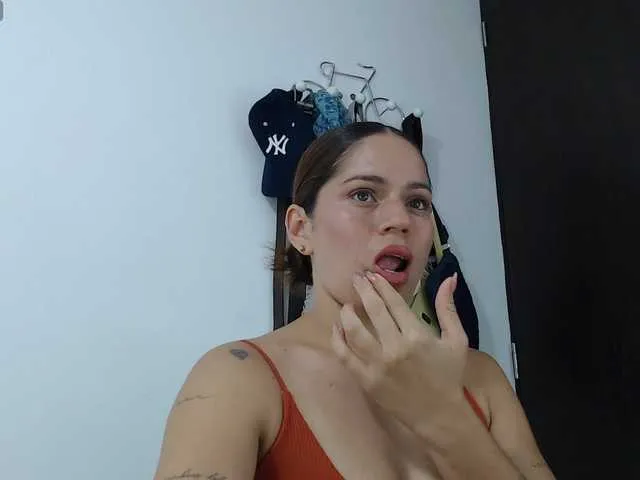 millemimi – webcam model profile photo Image 4