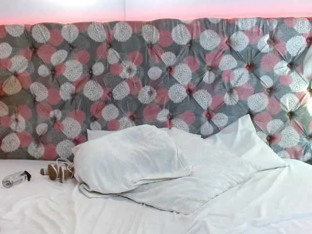 bunnydollstella – webcam model profile photo Image 4