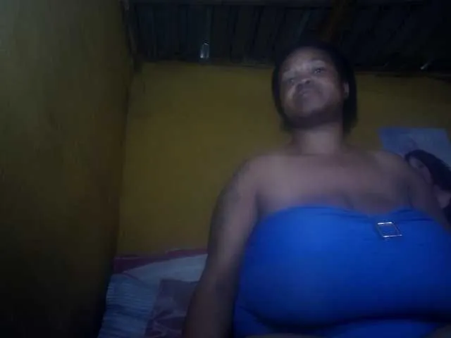 Laranya – webcam model profile photo Image 9