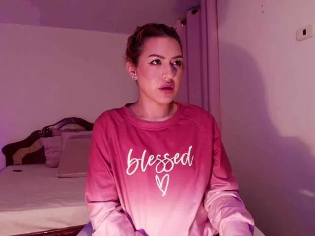 just_emilyy – webcam model profile photo Image 17