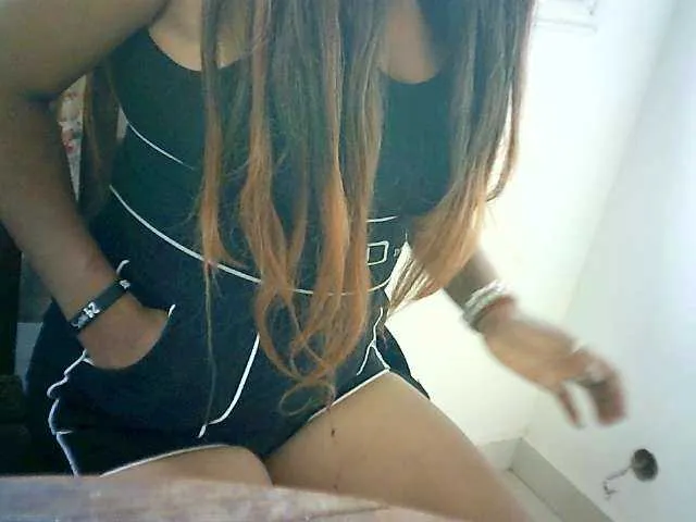 wildtequilla – webcam model profile photo Image 15