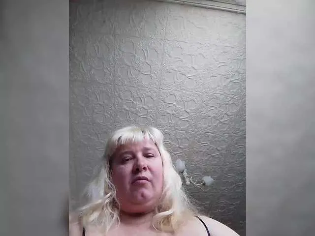 glossybabe_ – webcam model profile photo Image 10