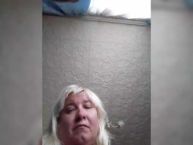 glossybabe_ – webcam model profile photo Image 15