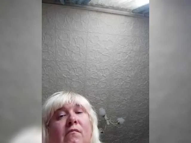 glossybabe_ – webcam model profile photo Image 17
