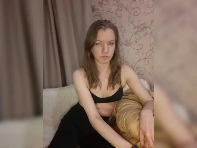 MinniMia – webcam model profile photo Image 4
