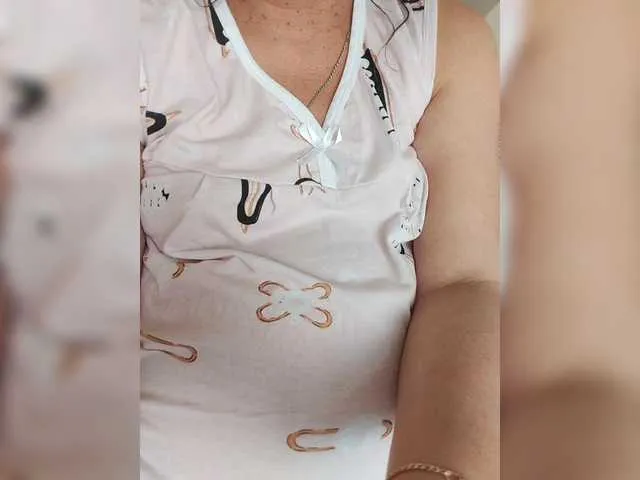 calabadi – webcam model profile photo Image 12