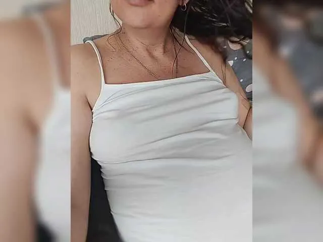 calabadi – webcam model profile photo Image 8