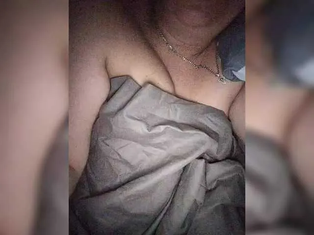 calabadi – webcam model profile photo Image 9