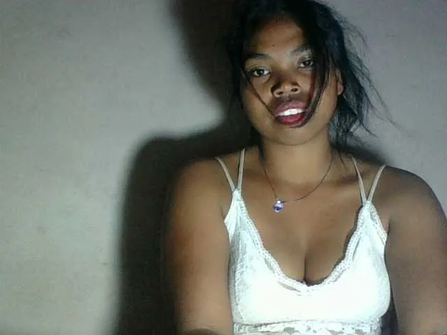 glossybabe_ – webcam model profile photo Image 2