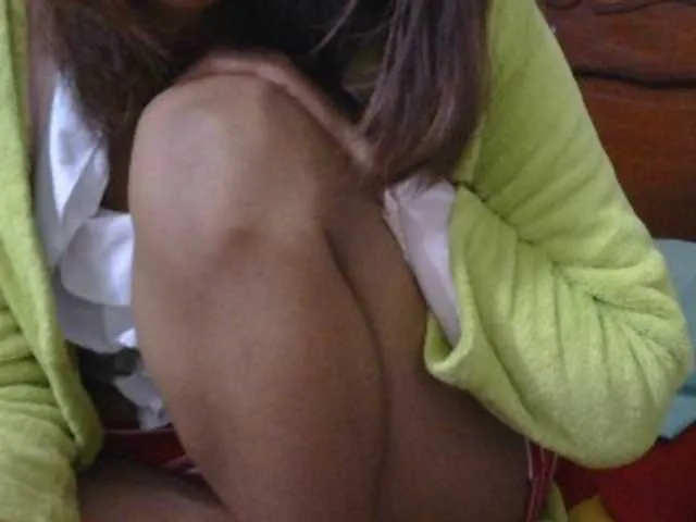 MinniMia – webcam model profile photo Image 5