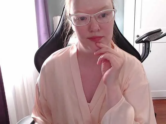 blondefoxsilverfox – webcam model profile photo Image 12