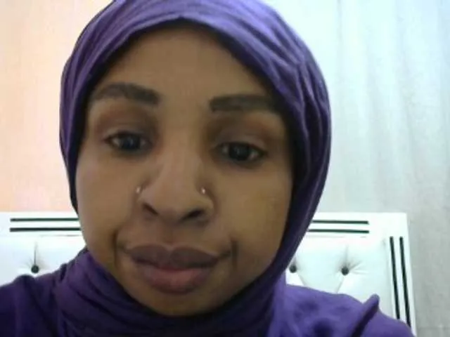 xlunami – webcam model profile photo Image 10