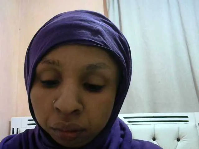 xlunami – webcam model profile photo Image 7