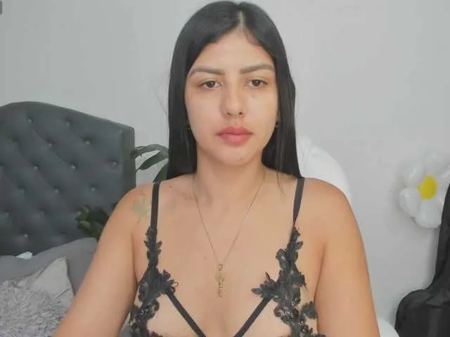 shiny-lily – webcam model profile photo Image 11