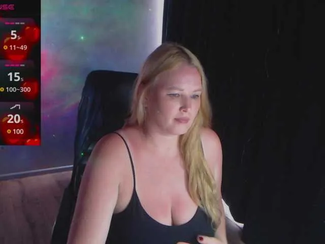 saraloverays – webcam model profile photo Image 11