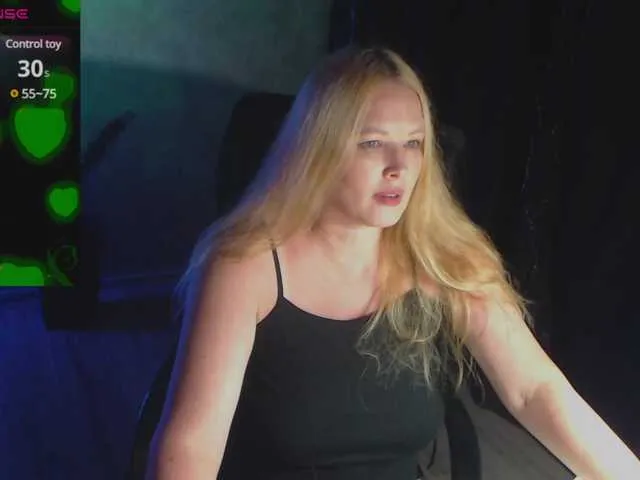 saraloverays – webcam model profile photo Image 13