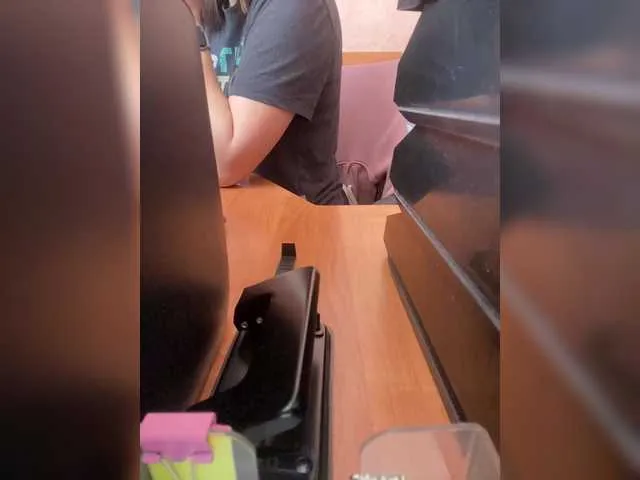 aniiieee_x – webcam model profile photo Image 5