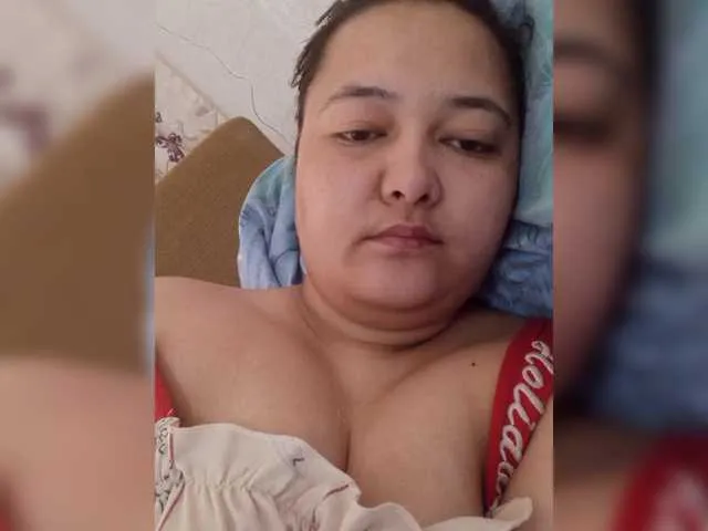 Likachkaa – webcam model profile photo Image 10