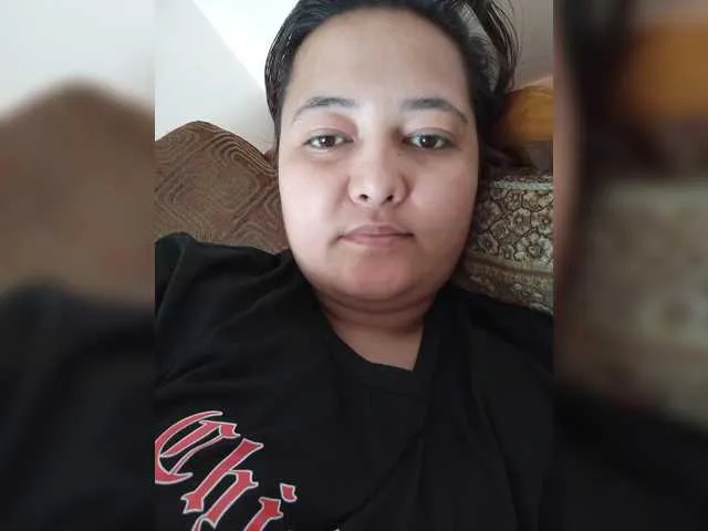 Likachkaa – webcam model profile photo Image 12