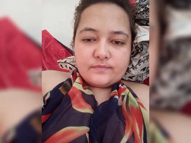 Likachkaa – webcam model profile photo Image 15