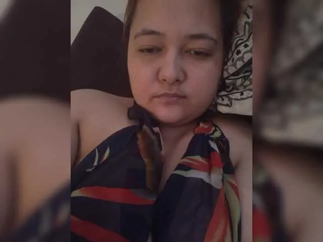 Likachkaa – webcam model profile photo Image 16