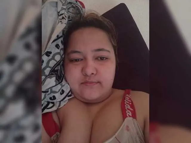 Likachkaa – webcam model profile photo Image 18