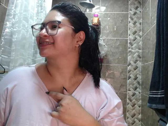 Nestyzz – webcam model profile photo Image 12