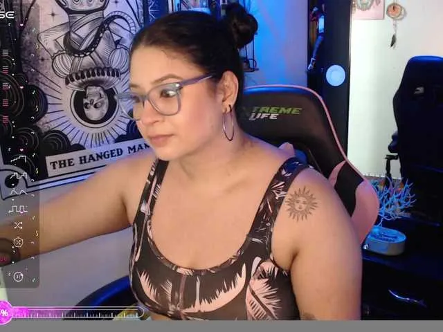 Nestyzz – webcam model profile photo Image 3