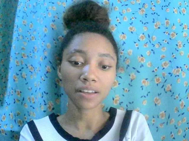 biancastrongg – webcam model profile photo Image 15