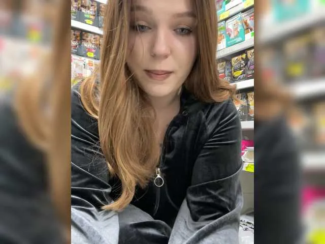 emmajohnss – webcam model profile photo Image 3