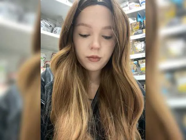 emmajohnss – webcam model profile photo Image 4