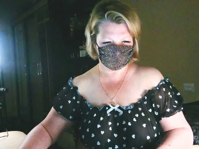 Likachkaa – webcam model profile photo Image 5