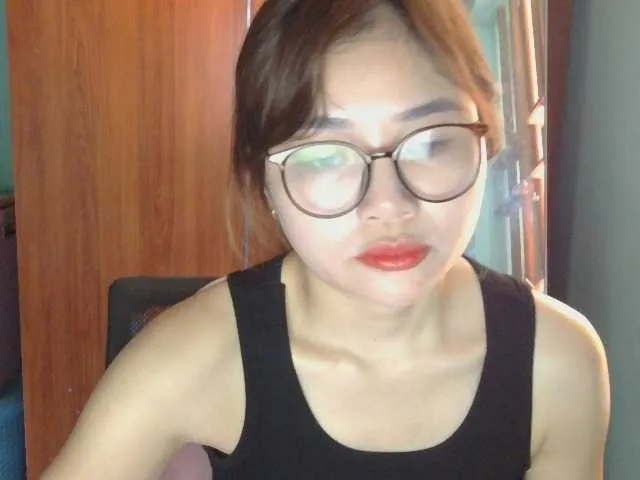 OrgazMia – webcam model profile photo Image 11