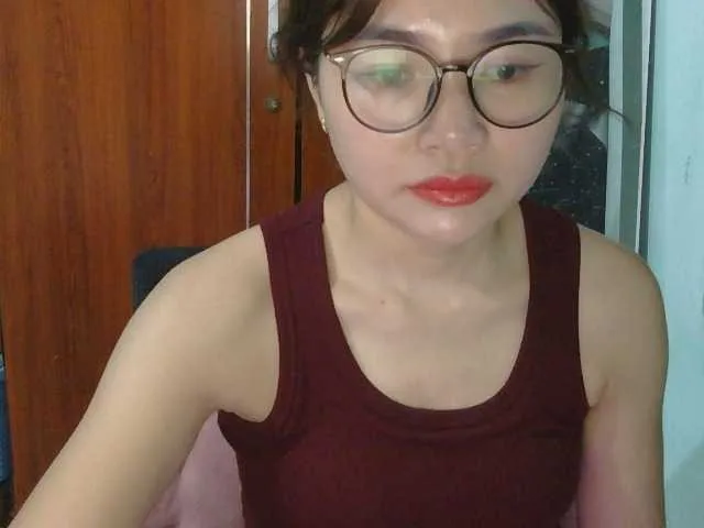 OrgazMia – webcam model profile photo Image 12