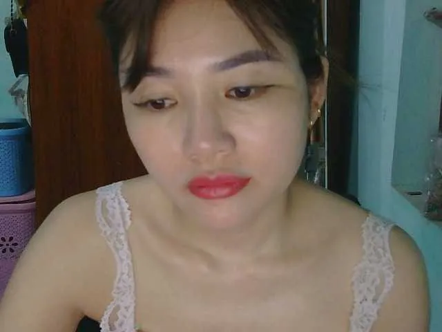 OrgazMia – webcam model profile photo Image 2