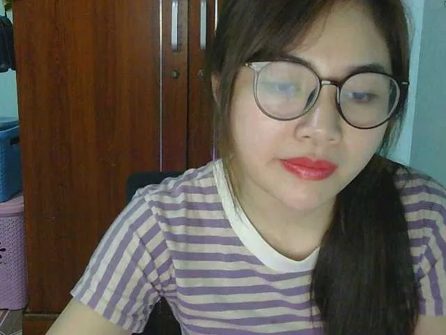 OrgazMia – webcam model profile photo Image 5