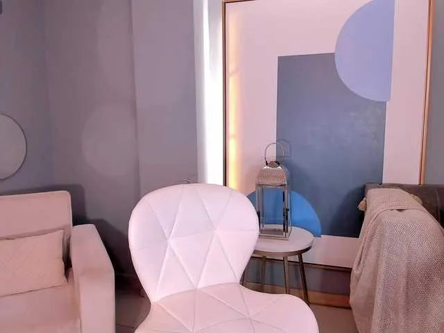 LindaLukas – webcam model profile photo Image 12