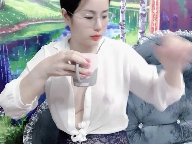 pinkadele – webcam model profile photo Image 8