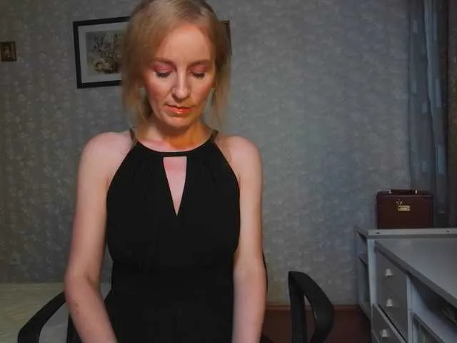 AlexisGrays – webcam model profile photo Image 12