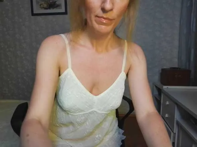AlexisGrays – webcam model profile photo Image 15